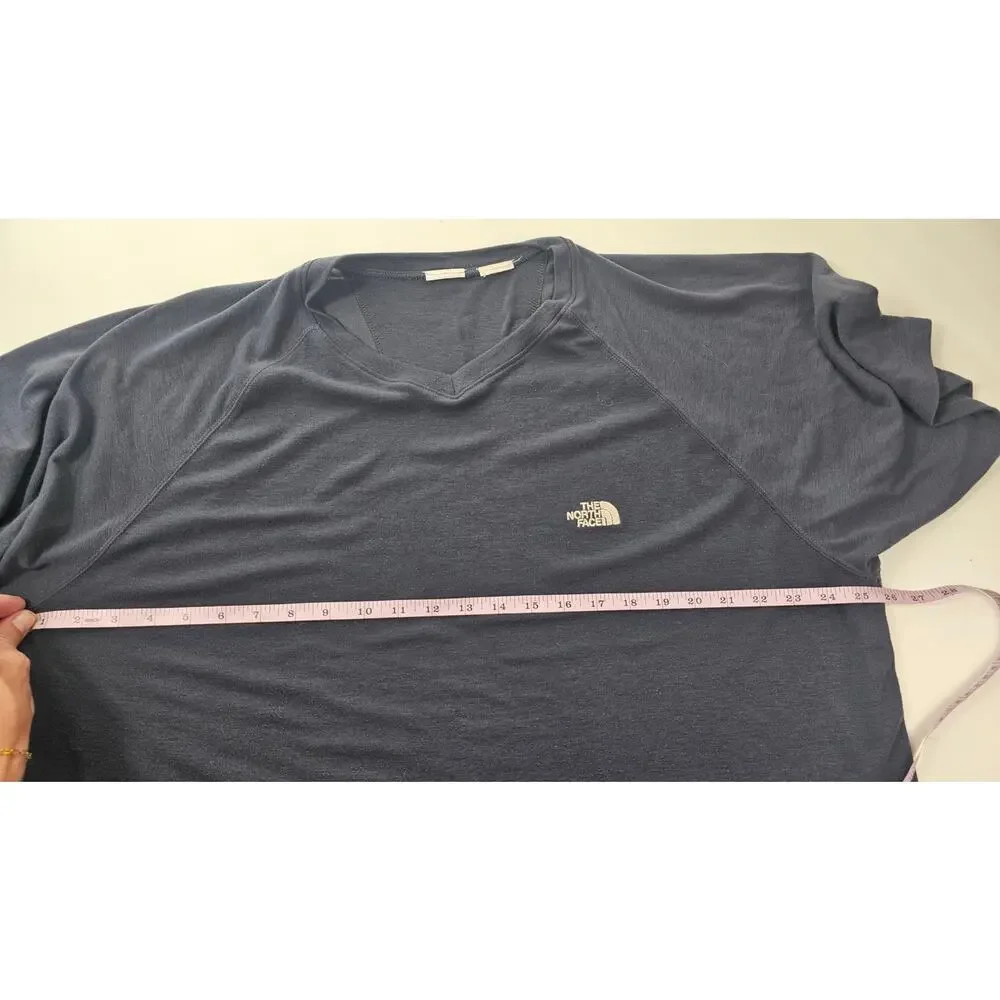 The North Face XL (?) Navy v neck knit pullover minimalist casual preppy